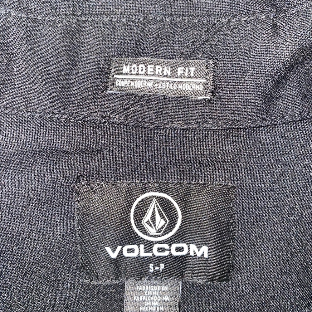 Volcom Very Nice Button Down Shirt. - image 4